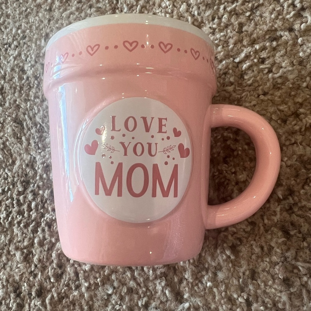 Pink 'Love You Mom' Mug